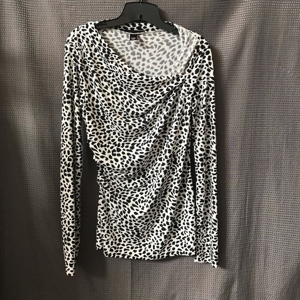 Victoria’s Secret Animal Print Long Sleeves Top